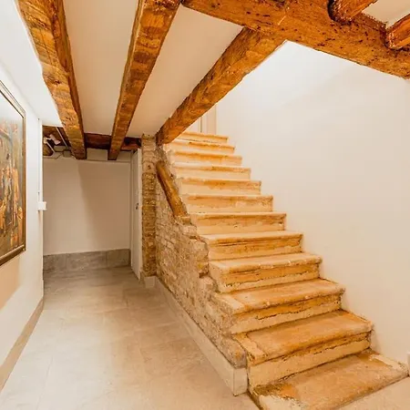Casa Leone- Cozy And In דירה *