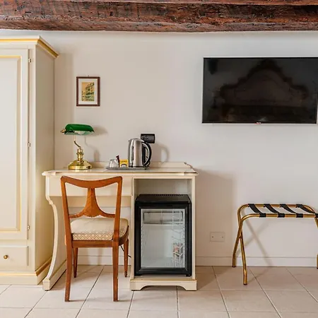 Casa Leone- Cozy And In *